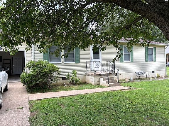 2nd image of 967 Arrowhead Dr