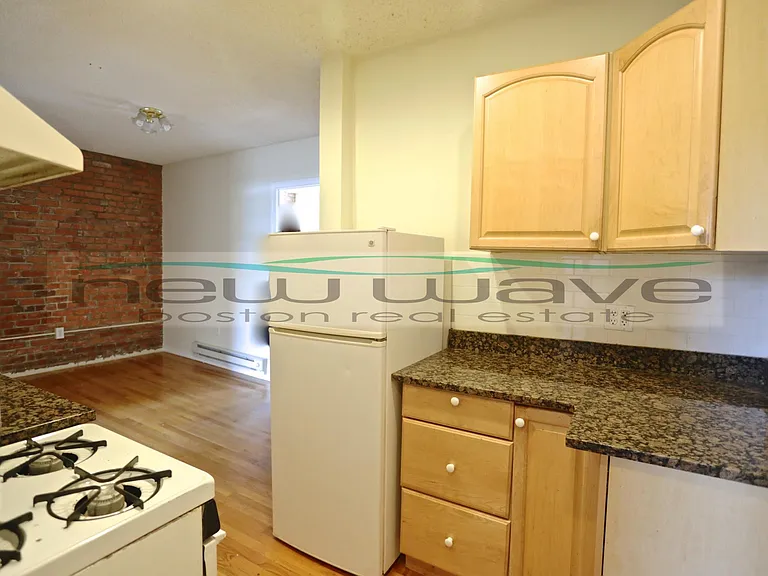 58 Queensberry St #16 — Photo 7