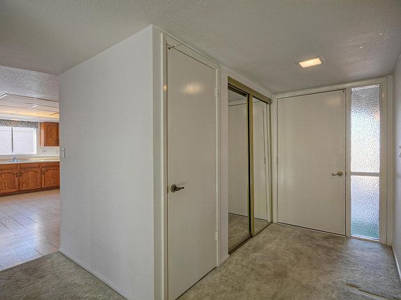 3rd image of 1061 Leisure World
