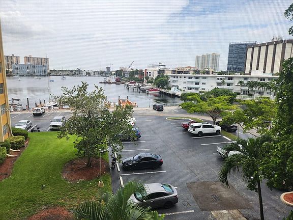 5th image of 100 Golden Isles Dr APT 409