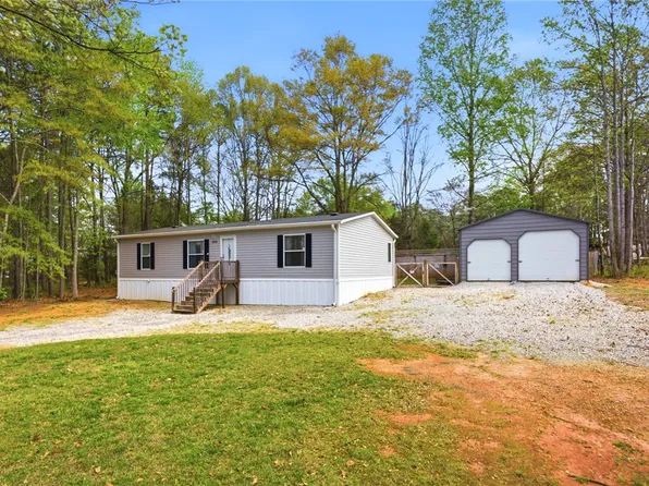 240 Timberlake Dr, Seneca, SC 29678