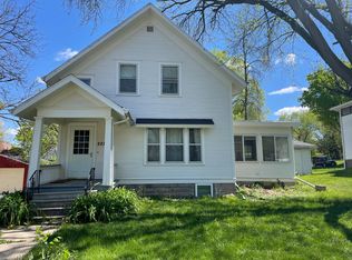 2216 Iowa St, Cedar Falls, IA 50613