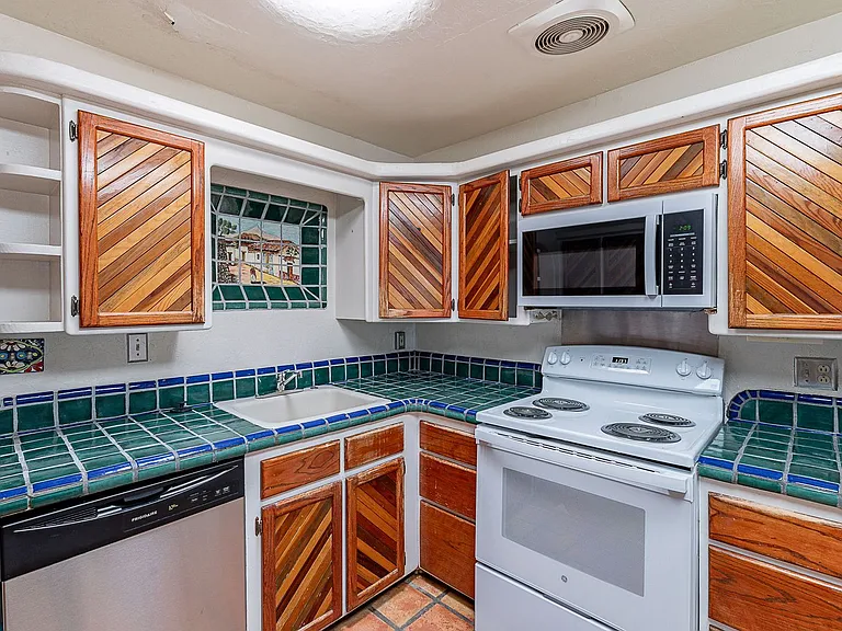 3118 N Santa Rita Ave — Photo 13