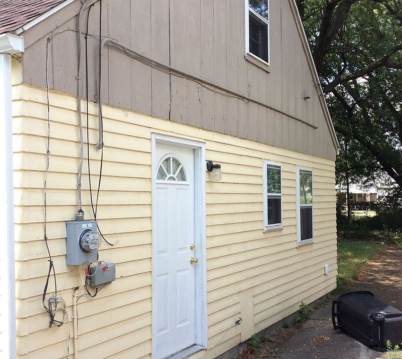 2nd image of 848 E Philadelphia Ave