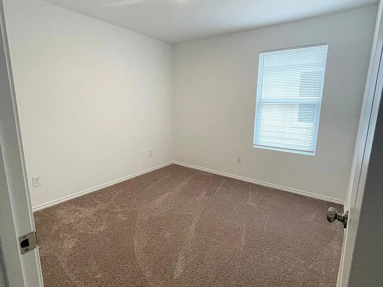 5847 Coahulia Rdg — Photo 12