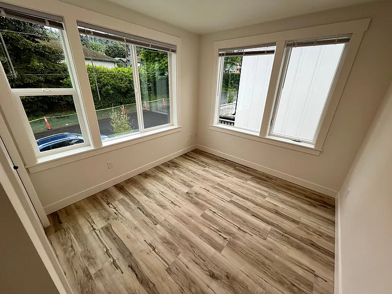 1223-1229 E Laurel St — Photo 31