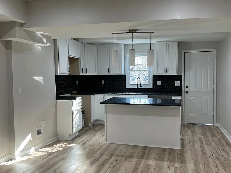 2329 E Fayette St — Photo 3