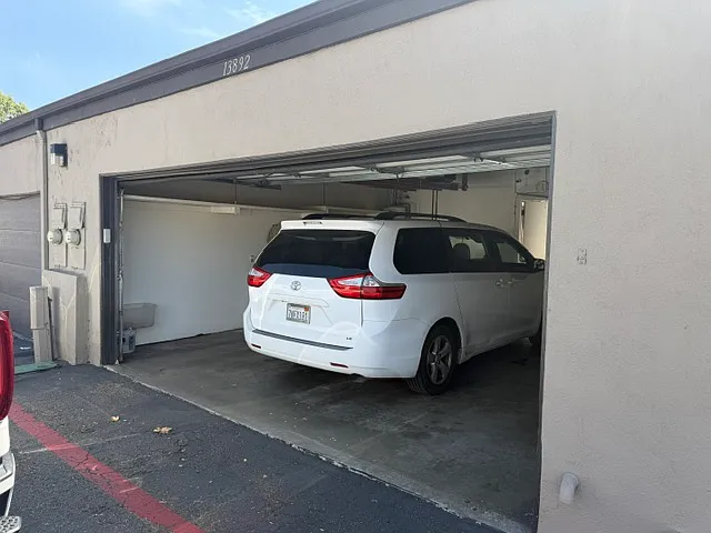 3 bed, 1290 sqft, $3,200 — Photo 3