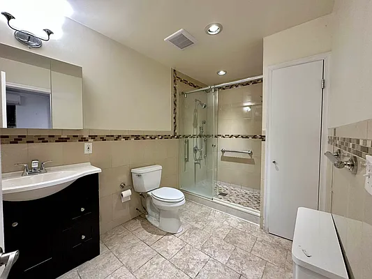 Rented by Compass | media 9