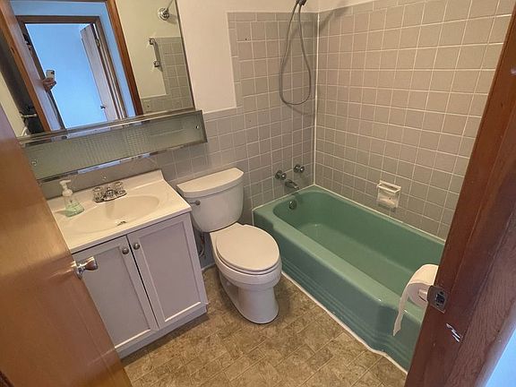 5th image of 602 E Main St #C