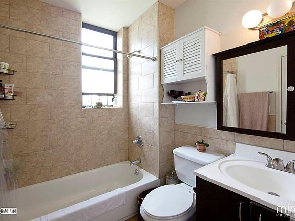 5th image of 2026 3rd Ave APT 4B