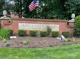 4905 Carriagepark Rd, Fairfax, VA 22032