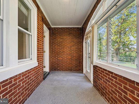5th image of 2801 Joplea Ave