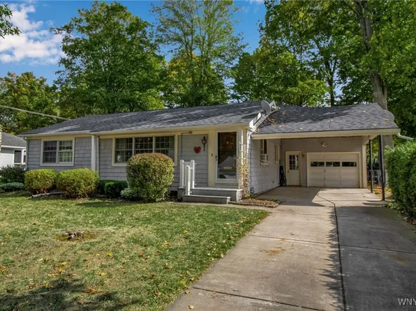 14 Sylvan Pkwy, Akron, NY 14001