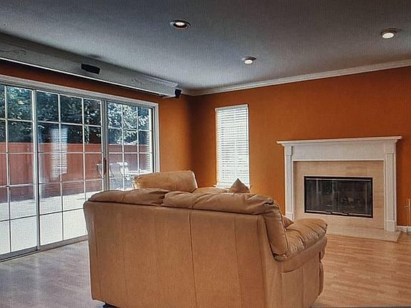 5th image of 380 Sherland Ct