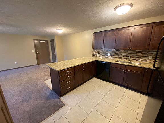 5th image of 4403 S 27th St #F17