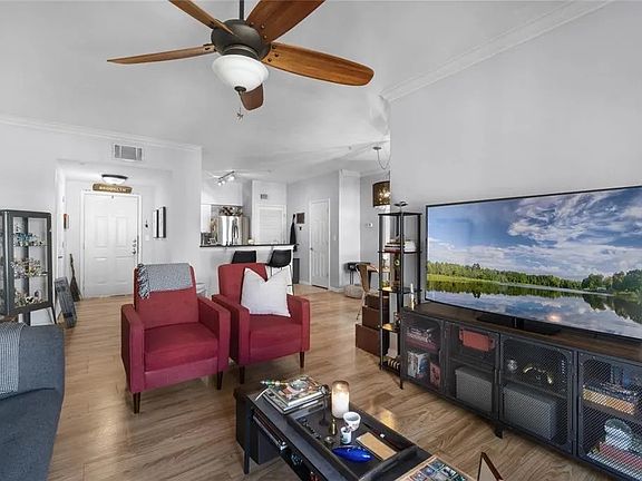 4th image of 439 Water St #439