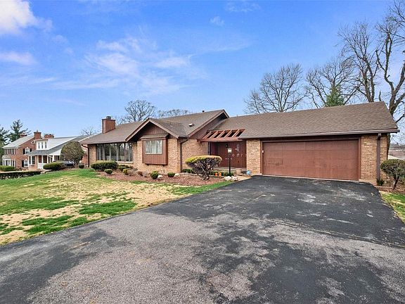 3rd image of 10277 Lookaway Dr