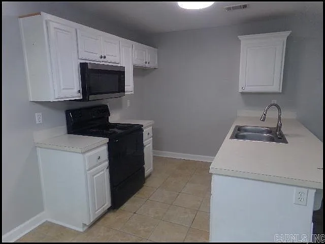 185 Charles Dr — Photo 3