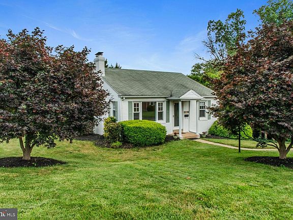 4th image of 3217 Hilltop Rd