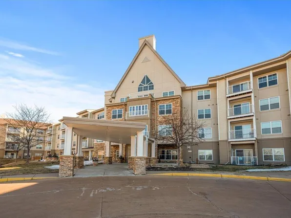 5650 Boone Ave N APT 120, New Hope, MN 55428