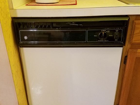 5th image of 21 Catalonia Ct