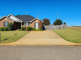 1798 Edinburgh St, Prattville, AL 36066