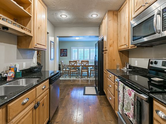 2nd image of 2119 S King St