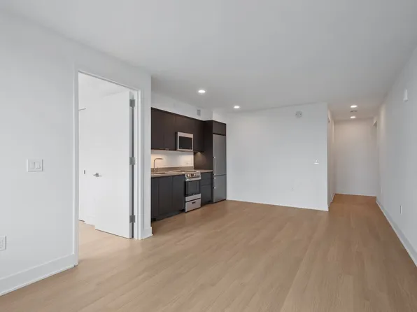 662 Pacific Street image 2 of 31