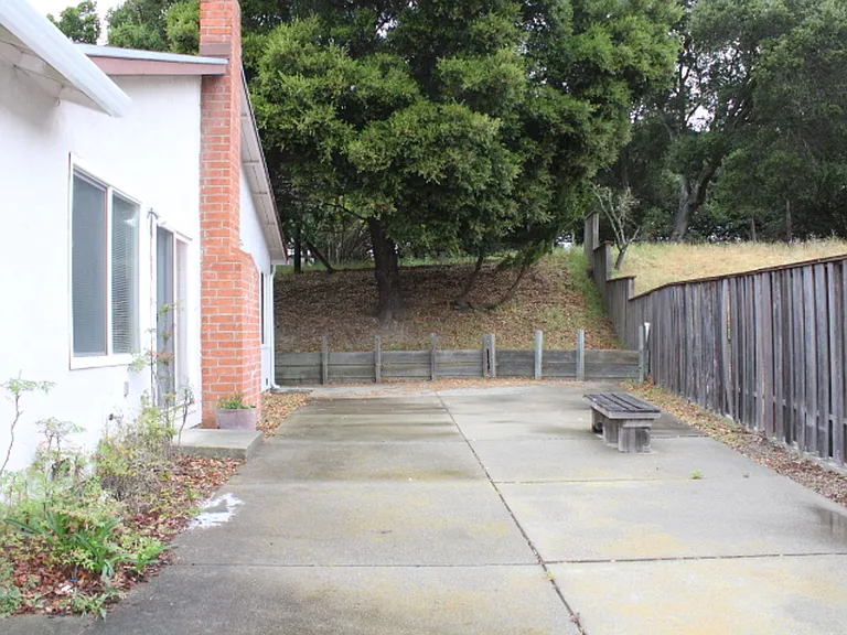 2152 Bluejay Cir — Photo 30