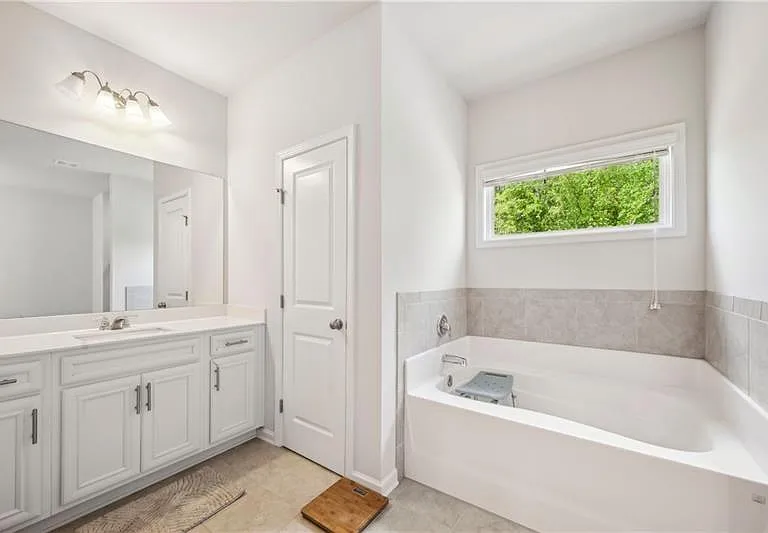7455 Easton Valley Ln — Photo 29
