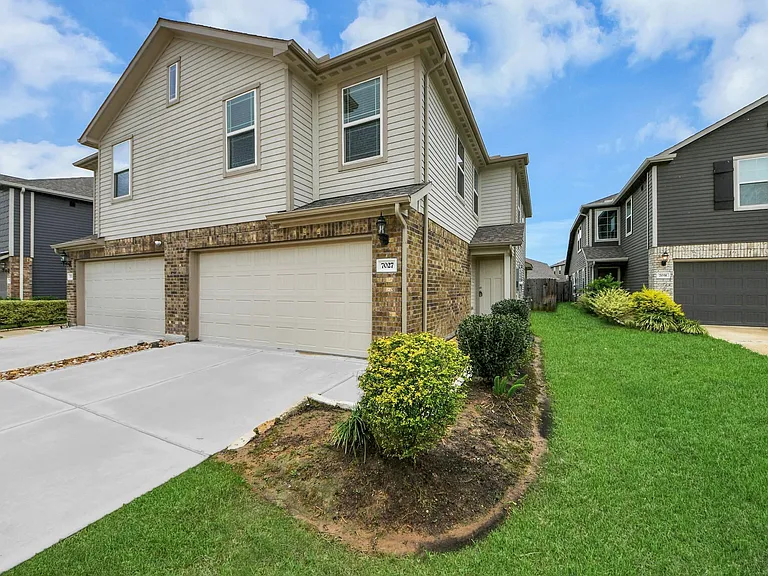 7027 Cedar Breeze Ct — Photo 37