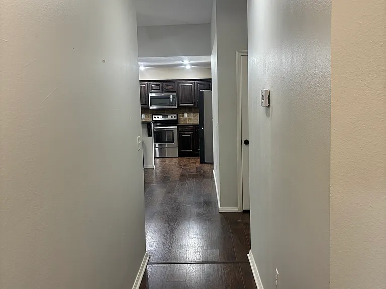 1521 Brewster Ln — Photo 19