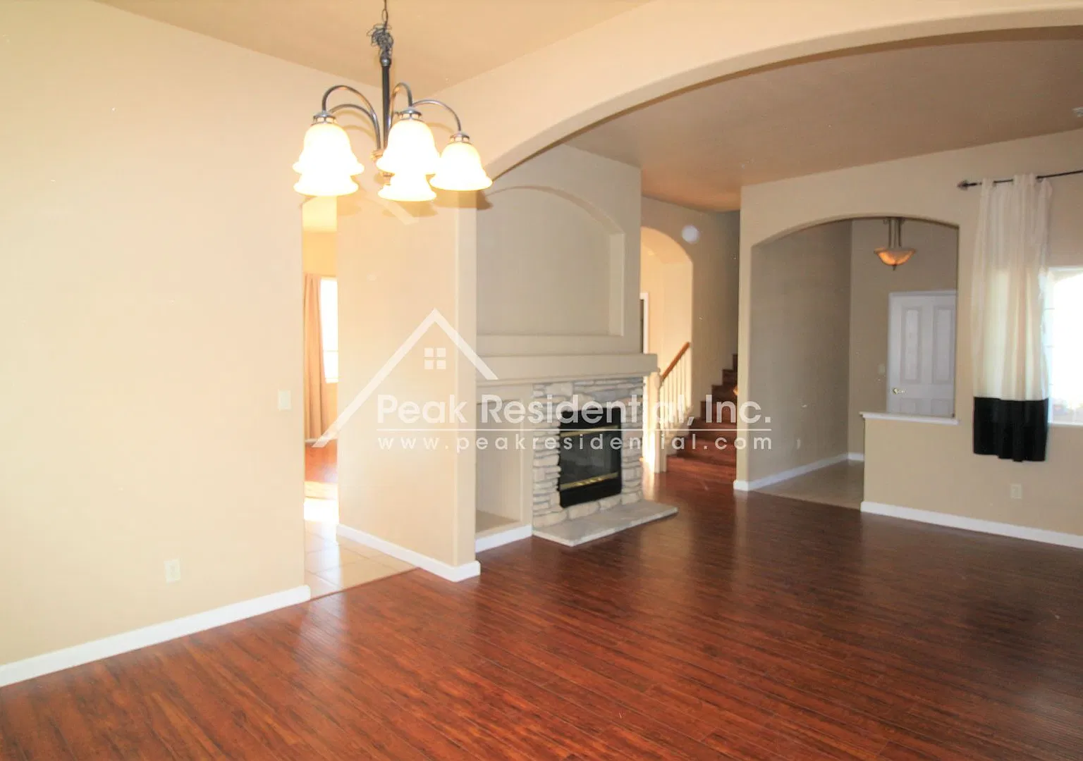 Very Nice 4bd/3ba Elk Grove House with 2 Car Garage! — Photo 4
