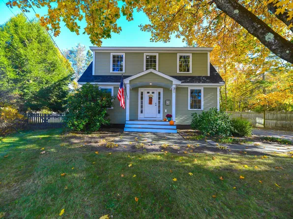 10 Maplecrest Street, Newmarket, NH 03857