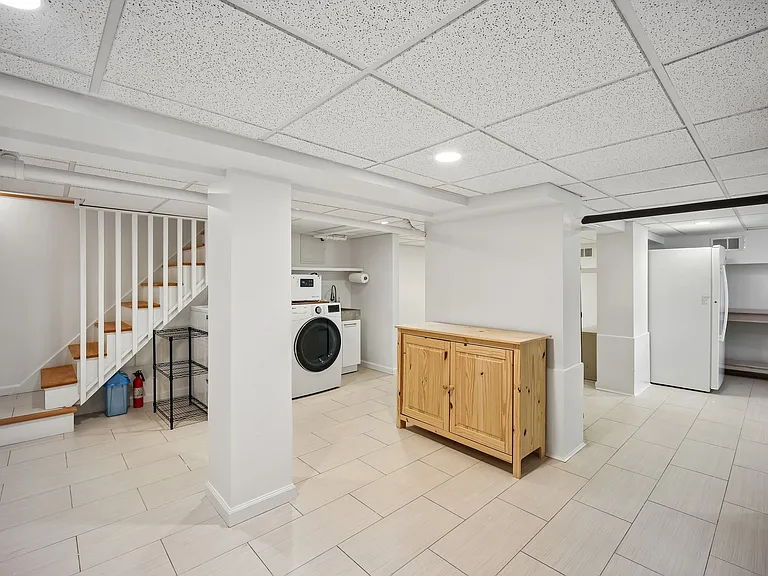 155 Sunset Ln — Photo 32
