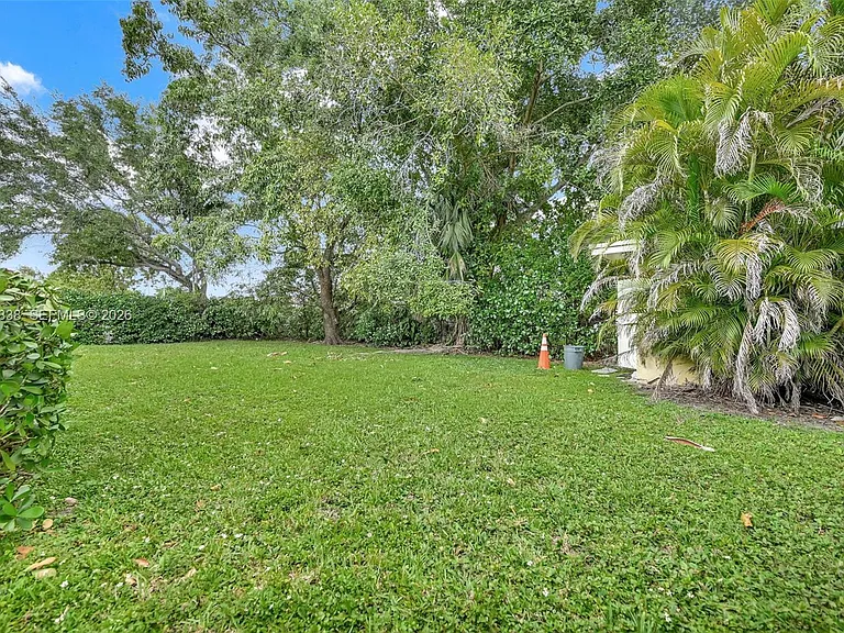 2225 SW 62nd Ct #2225 — Photo 39