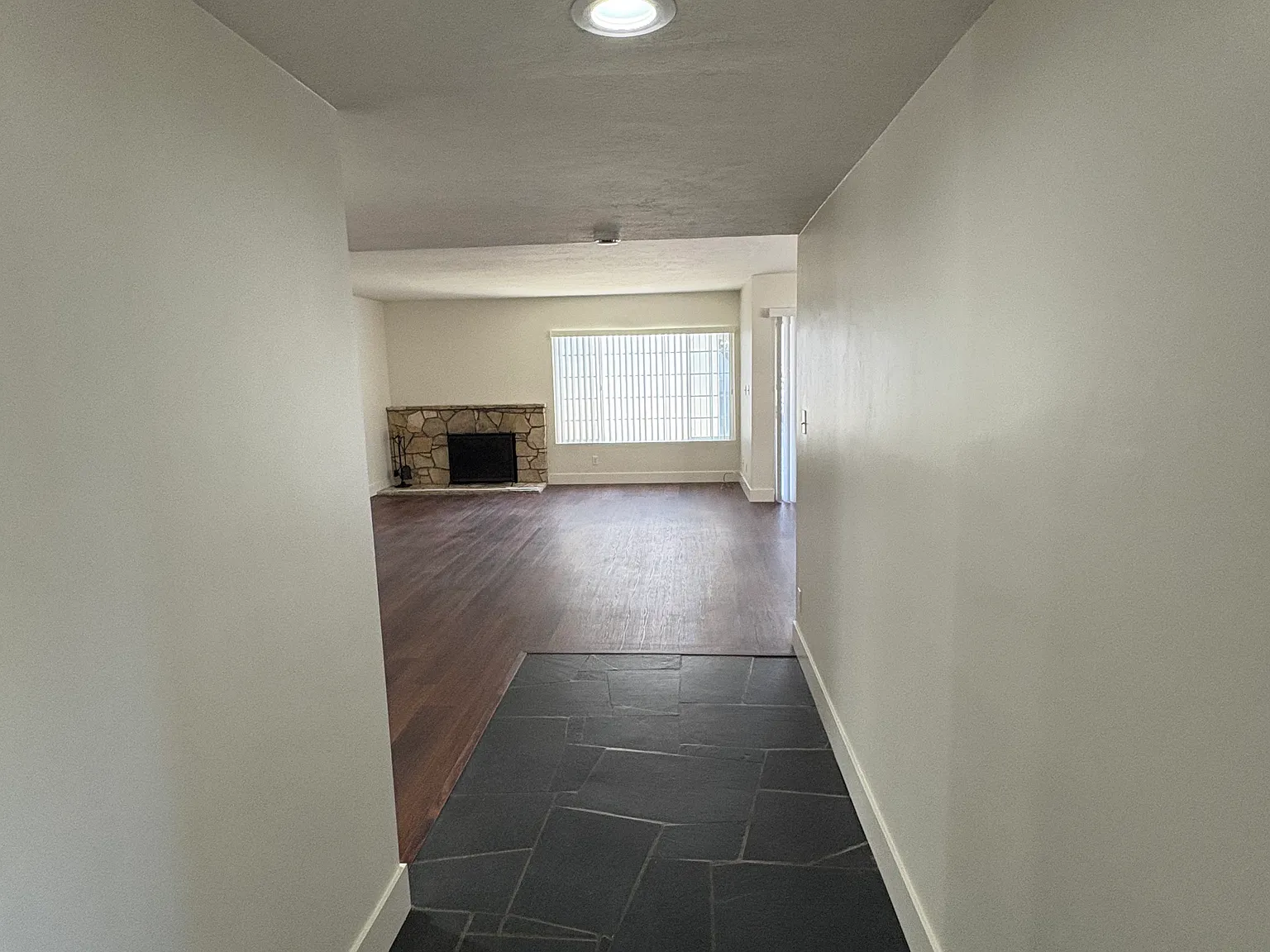 3 bed, 1600 sqft, $3,025 — Photo 2