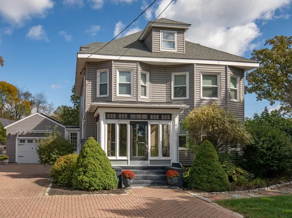 384 Peverly Hill Road, Portsmouth, NH 03801