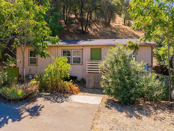 2nd image of 22115 Lookout Ct