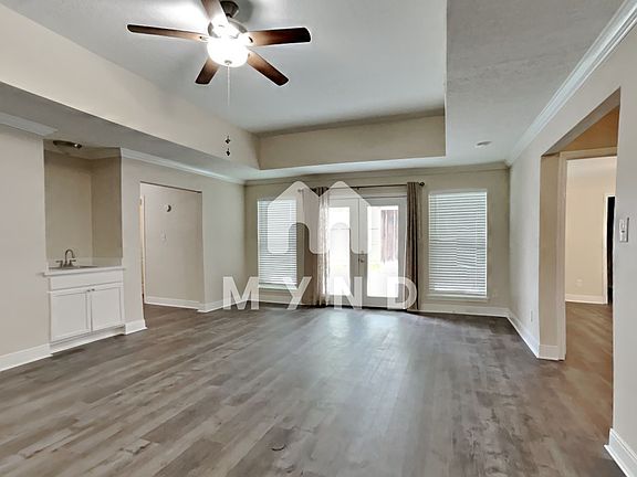 4th image of 4901 Live Oak Dr