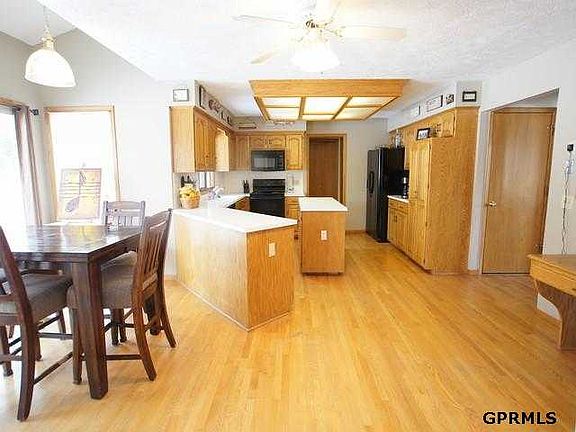 4th image of 6435 N 105th St