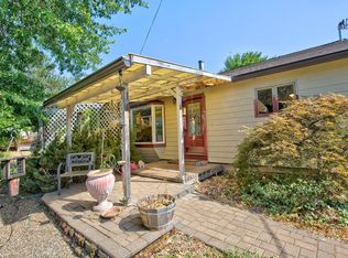 2828 Hammel Rd, Eagle Pt, OR 97524