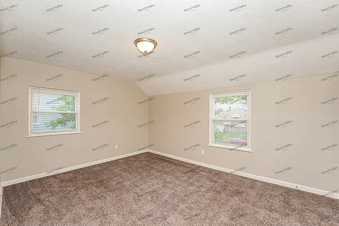 3880 Strandhill Rd — Photo 9