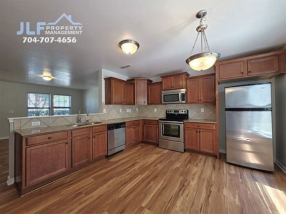4th image of 6142 Salamander Run Ln