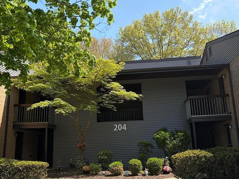204K Covered Bridge Blvd — Photo 1