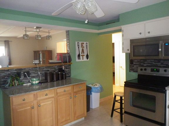 4th image of 1715 N Tillotson Ave