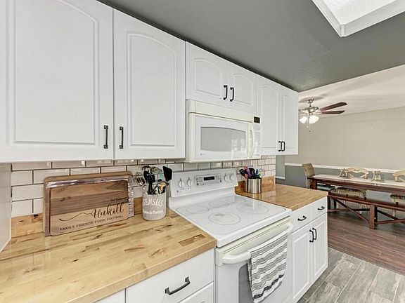 5th image of 7405 24th Ave W