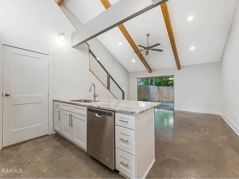 102 Oak Plains Aly — Photo 4