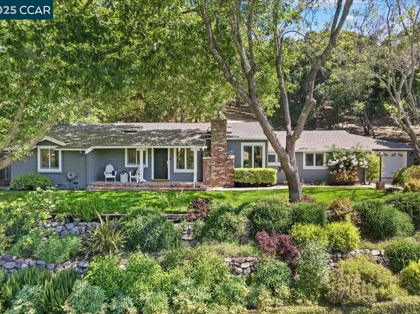 31 Parkway Ct, Orinda, CA 94563